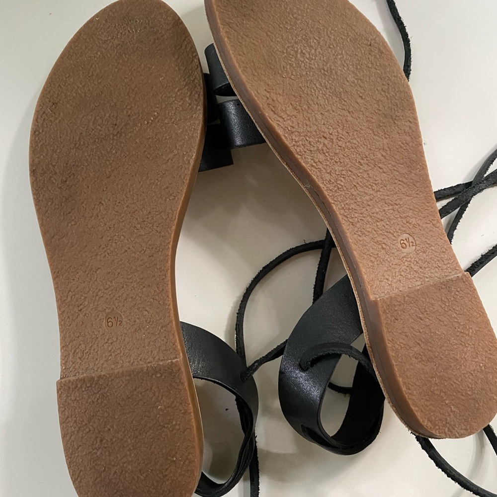 NWOT Madewell Black Leather Strappy Flat Sandals - Picture 2 of 4